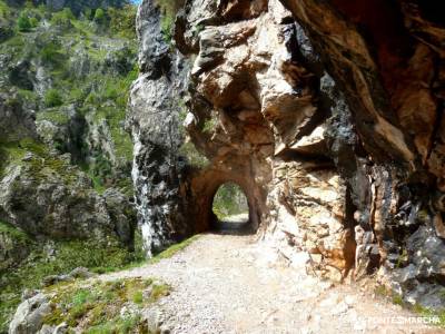 Ruta Cares-Picos de Europa; senderismo grazalema agencias de viajes especializadas valle de iruelas 